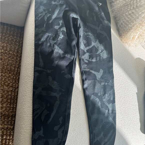 Gymshark Adapt Camo Seamless Sports Set - Savanna - Picture 5 of 8